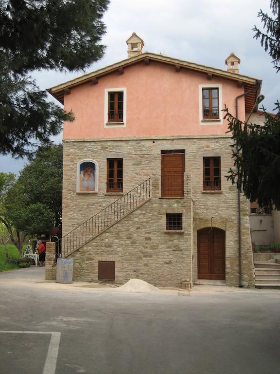 Готель La Casa Di Ercole Беванья Екстер'єр фото