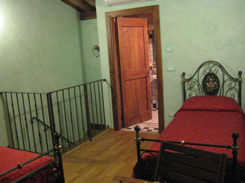 Готель La Casa Di Ercole Беванья Екстер'єр фото